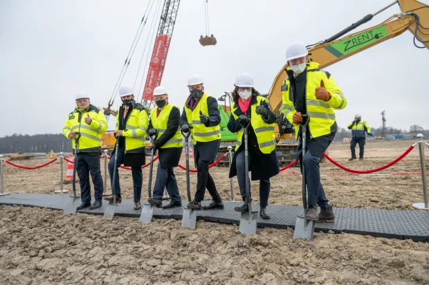 Wśród projektów wspieranych przez PSSE jest między innymi inwestycja firmy Northvolt. Inauguracja budowy fabryki w Gdańsku odbyła się 8 grudnia tego roku. 