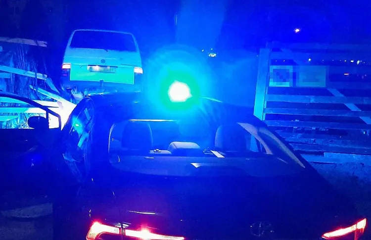 Kryminalni z Oruni zatrzymali 42-letniego mieszkańca Gdańska, który uciekał dostawczym volkswagenem przed policyjnym radiowozem. 