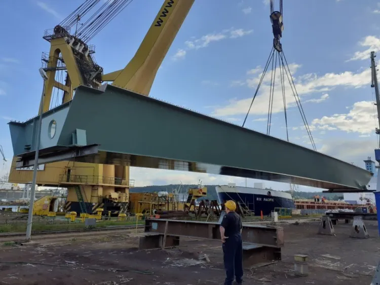 Vistal Gdynia specjalizuje się w konstrukcjach mostowych. Na zdjęciu elementu mostu dla klienta ze Szwecji. 