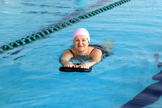 Pływanie to jedna z najbezpieczniejszych dyscyplin sportowych. 