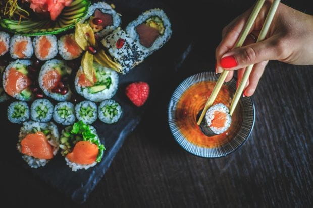 Świeże, smaczne i zdrowe - sushi ma wielu miłośników.