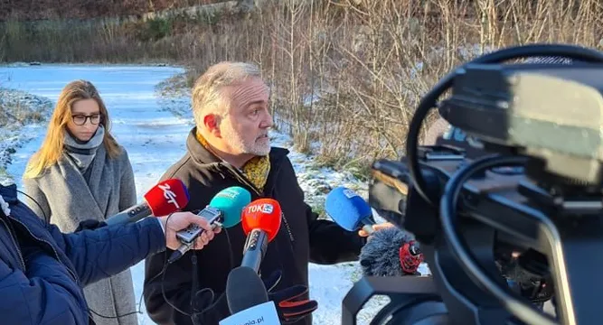 Decyzję ogłosił we wtorek zebranym na miejscu prezydent Wojciech Szczurek.