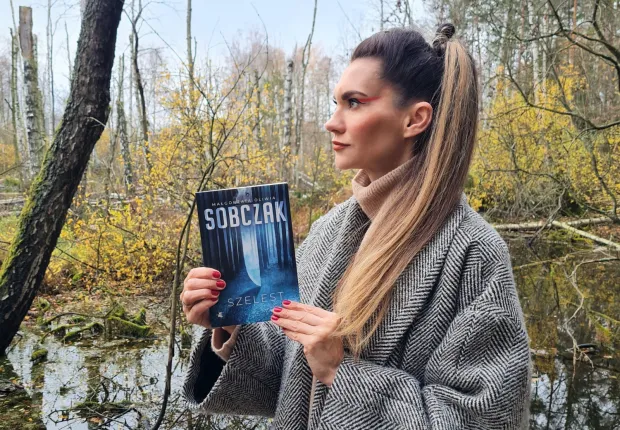 "Szelest" to pierwsza część zupełnie nowej serii kryminalnej zatytułowanej "Granice ryzyka" Małgorzaty Oliwii Sobczak.