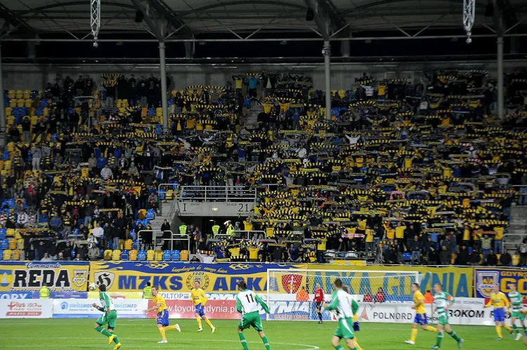 Piłkarska wiosna w Trójmieście zbliża się wielkimi krokami. Lechia na własnym stadionie zagra 3 marca, Arka dwa tygodnie później. Oba kluby jeszcze w styczniu rozpoczynają sprzedaż karnetów.