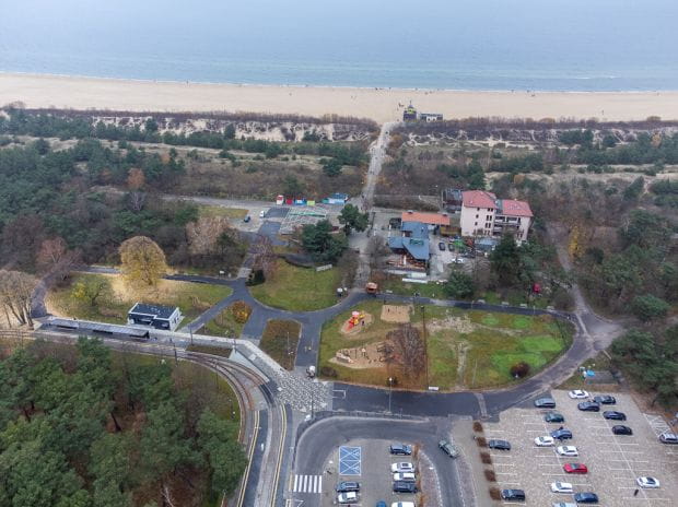 Konkursem architektoniczno-urbanistycznym objęty jest obszar głównego wejścia na plażę Stogi między pętlą oraz parkingiem a strefą wydm.