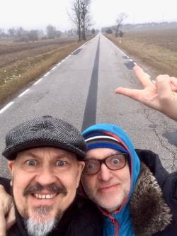 Olaf i Grzegorz swoje podróże po Polsce dokumentują na facebookowym fanpage'u. Na zdjęciu duet w podróży z Żółcanców do Świerża.