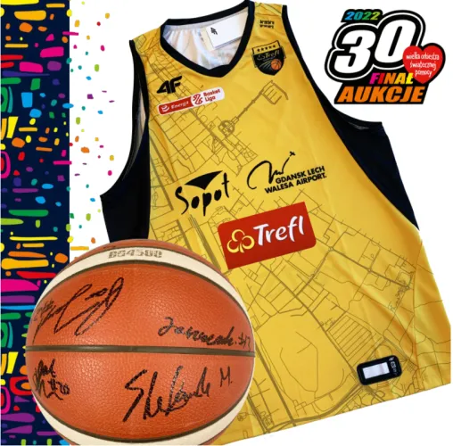 Koszulka i piłka z autografami koszykarzy Trefla Sopot.