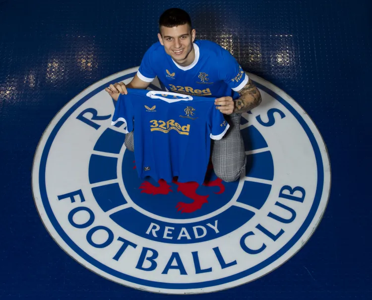 Glasgow Rangers przedstawił Mateusza Żukowskiego jako swojego piłkarza. Kontrakt wejdzie w życie po uzyskaniu przez zawodnika pozwolenia na pracę. 