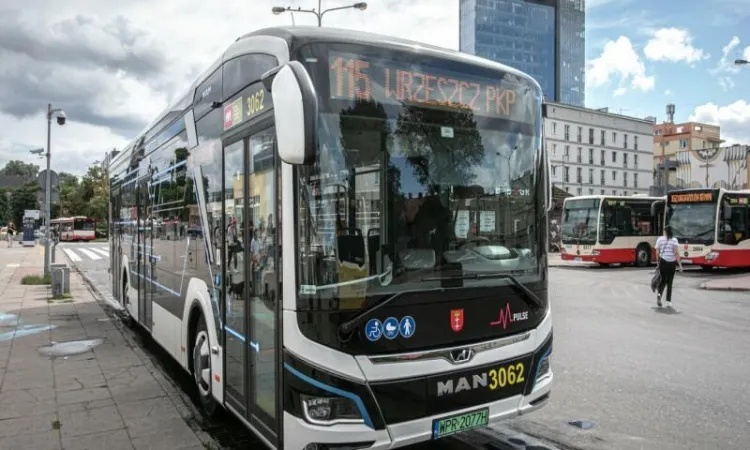 Latem 2021 r. Gdańsk jako pierwsze miasto w Polsce testował nowy model autobusu elektrycznego MAN Lion's City.