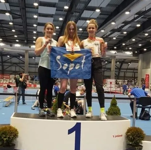 SKLA Sopot wygrał dubletem konkurs skoku o tyczce dziewcząt do lat 18. Natalia Lewandowska i Lilly Nichols uzyskały po 3,80 m.
