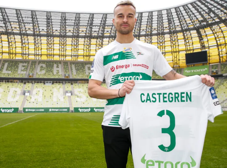 Henrik Castegren z Lechią Gdańsk podpisał kontrakt do 30 czerwca 2024 roku z opcją przedłużenia o kolejny sezon. 