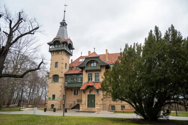 Muzeum Miejsca opowiada historię willi Jünckiego i żyjących tam rodzin.