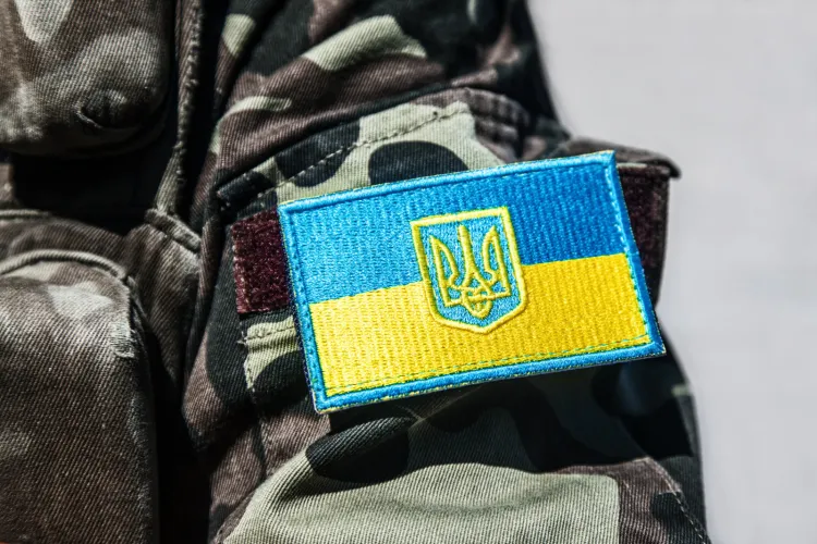 Polskich ochotnik, który chce wstąpić do ukraińskiego legionu, musi uzyskać zgodę ministra spraw wewnętrznych i administracji. Jeśli ochotnik był zawodowym żołnierzem - ministra obrony narodowej.