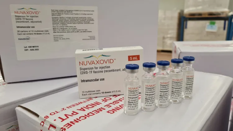 Szczepionka Nuvaxovid (w dawce 0,5 ml) będzie stosowana w Polsce od 1 marca u osób pełnoletnich. 
