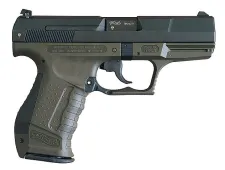 Policjant, który wyciągnął broń miał przy sobie pistolet Walther P99.