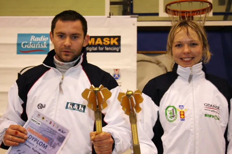 Anna Rybicka wygrała zawody Pucharu Polski dwa tygodnie temu. Wówczas panie rozgrywały turniej obok rywalizacji florecistów. W sobotę zamiast integracji płci, będzie integracja pokoleń.