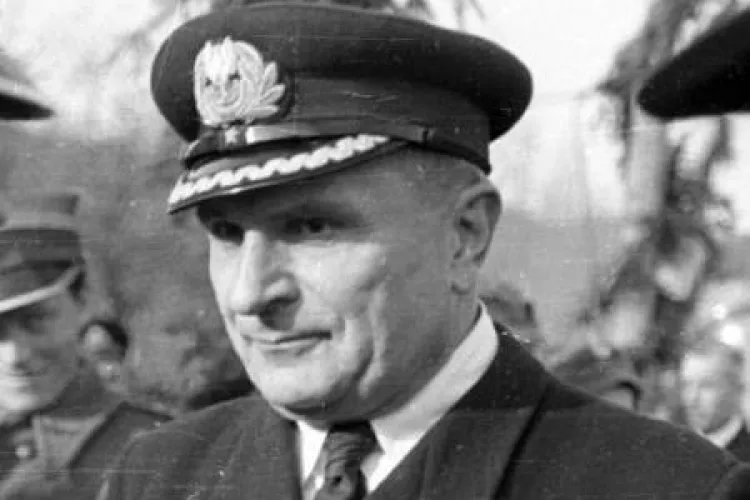 7 marca 2022 r., w rocznicę swoich urodzin, kontradmirał Adam Mohuczy zostanie awansowany na stopień wiceadmirała.