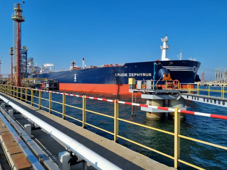 Crude Zephyrus to statek z pierwszym z zakontraktowanych przez PKN Orlen tankowców z ładunkiem 130 tys. ton ropy naftowej z Morza Północnego.