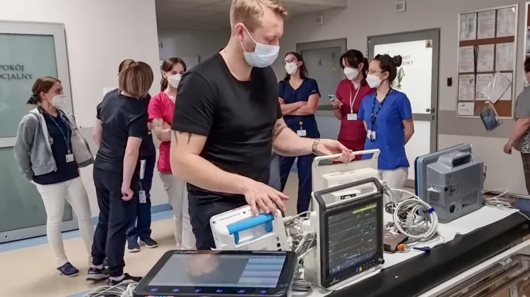 Klinika Pediatrii, Hematologii, Onkologii UCK w Gdańsku otrzymała w darze pięć kardiomonitorów wartych 50 tys. zł od prywatnej formy z Koszalina.