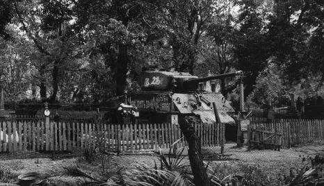 Sherman stał przez pewien czas na cmentarzyku Obrońców Westerplatte. Potem zastąpił go w tym miejscu model T 34 z I Brygady im. Bohaterów Westerplatte.

