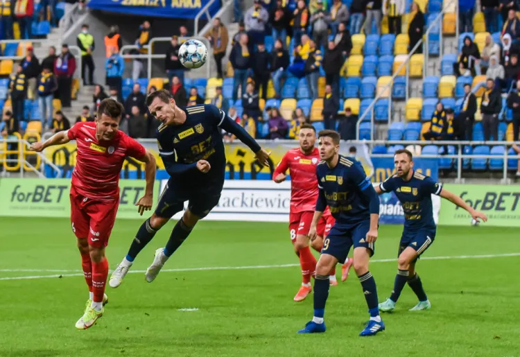 20 września 2021 roku Arka Gdynia przegrała ze Skrą Częstochowa 1:2. Do dziś jest to ostatnia porażka żółto-niebieskich przed własną publicznością w Fortuna 1. Liga. 
