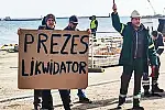 Pod siedzibą Bałtyckiego Terminala Zbożowego protestowali pracownicy.