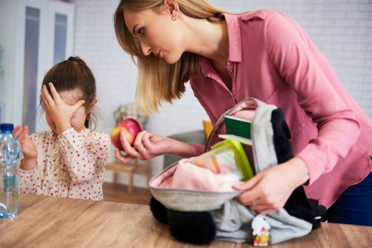 Drugie śniadanie to ważny posiłek jeśli twoje dziecko spędza wiele godzin na zajęciach.