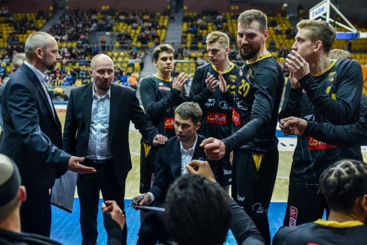 Trefl Sopot zakończy sezon 2021/22 na 10. pozycji w Energa Basket Lidze na kolejkę przed końcem rundy zasadniczej. 
