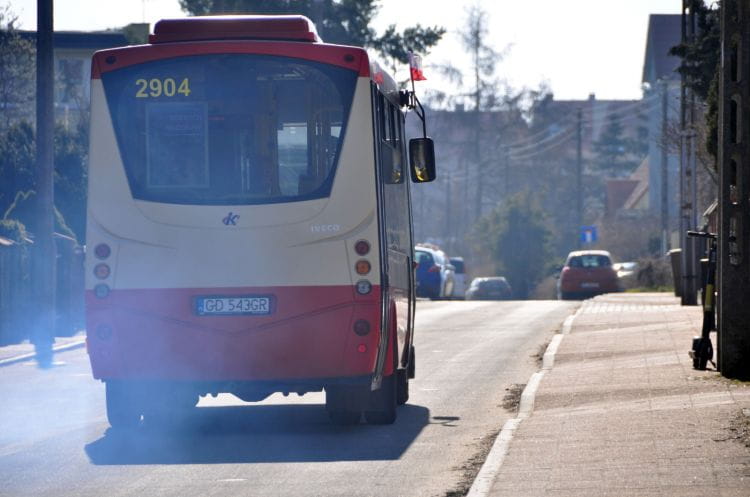 Gdańsk decyzję o wprowadzeniu Strefy Czystego Transportu uzależnia od sukcesu innych miast. Jak widać, nie ma co czekać, bo problem z normami spalania mają nawet autobusy komunikacji miejskiej.