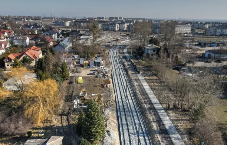 Budowa linii tramwajowej na Nowej Warszawskiej trwa od roku.