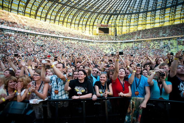 Od lat mówi się, że gdański stadion generuje tylko koszty i nic się na nim nie dzieje. Teraz ma się to w końcu zmienić. Jest plan, aby co roku odbywało się tu kilka koncertów gwiazd światowego formatu oraz kilka mniejszych imprez wokół obiektu. Na zdjęciu publiczność podczas koncertu Bon Jovi w 2013 roku.