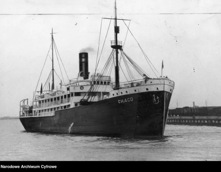 Transportowiec argentyński "Chaco", którym przypłynęli do Gdyni deportowani.