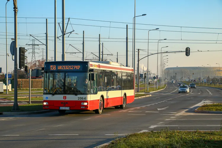 Obecnie przejazd ze Stogów do Wrzeszcza zajmuje autobusem linii 158 rozkładowo 32-42 minuty.