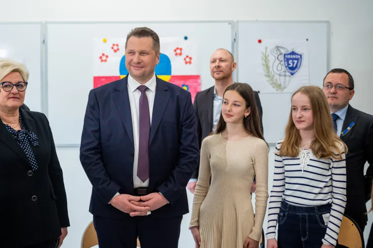 Minister edukacji odwiedził gdańską szkołę, w której uczą się polskie i ukraińskie dzieci.