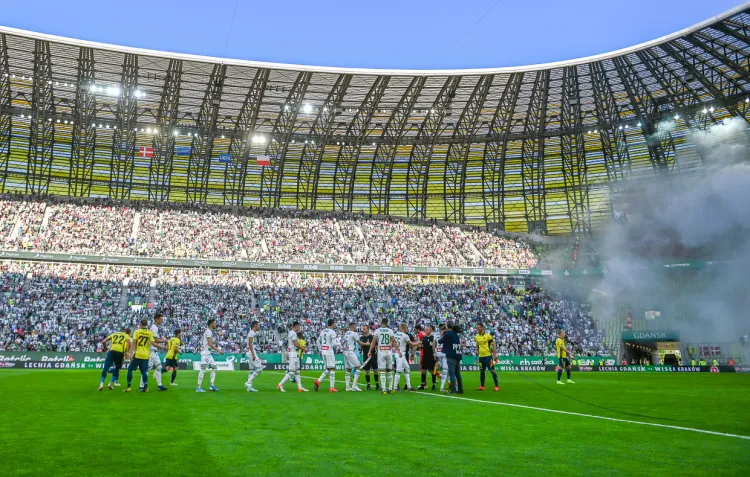 Tak wyglądał stadion w Gdańsku tuż przed rozpoczęciem meczu w kwalifikacjach Ligi Europy Lechia - Broendby 25 lipca 2019 roku. 