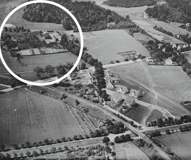 Dwór VII.  Fragment fotografii lotniczej z 1929 roku.  Źródło: Fotopolska
