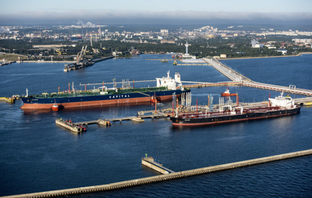 Prawie 18 mln ton ropy naftowej i paliw przeładował w 2021 r. znajdujący się w Gdańsku Naftoport.

