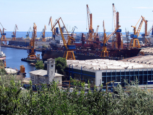 Choć Rumunia nie jest stroną wojny między Rosją i Ukrainą, konsekwencje konfliktu dotyczą także jej portów. Na zdjęciu Konstanca. 