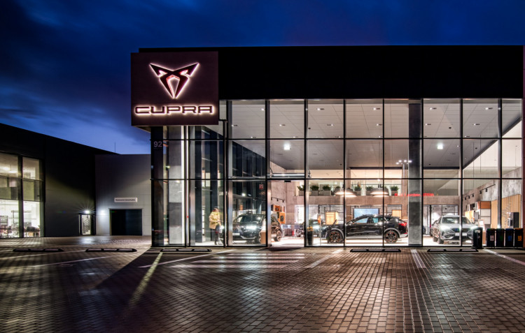 Salon Cupry należący do Grupy Plichta w nowym kompleksie przy gdańskim stadionie. 