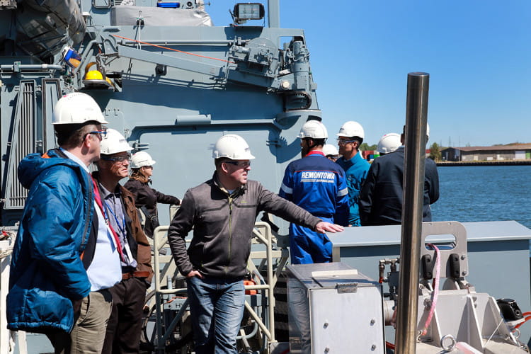 Przedstawiciele zespołu NATO ds. projektowania okrętów złożyli wizytę w stoczniach grupy Remontowa Holding.