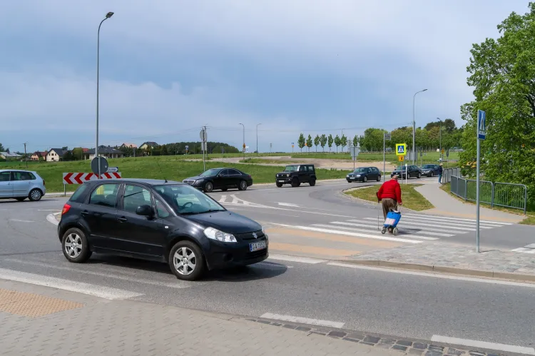 Skrzyżowanie ulic Wiczlińskiej i Chwarznieńskiej ze względu na wzmożony ruch stało się niebezpieczne dla pieszych. Pomóc ma sygnalizacja świetlna.