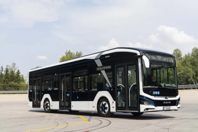 Prawie 62 mln zł zapłaci Gdansk za 18 nowych autobusów elektrycznych marki MAN: 8 przegubowych i 10 standardowych.