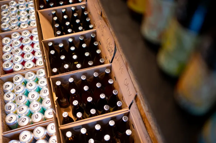 W sklepach na terenie Śródmieścia wprowadzono zakaz sprzedaży alkoholu w godz. 23-6. Przedsiębiorcy zaskarżyli te przepisy do sądu.