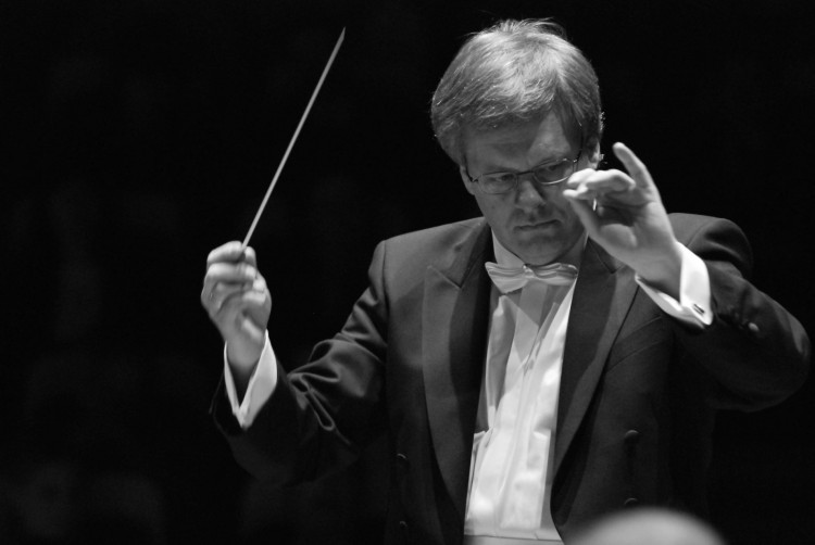 Kai Bumann od września 2008 do czerwca 2012 r. pełnił funkcję dyrektora artystycznego Polskiej Filharmonii Bałtyckiej im. Fryderyka Chopina w Gdańsku.