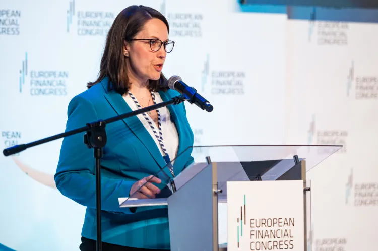 - Rząd zamierza bardzo ostrożnie podchodzić do nowych wydatków - zapewniła minister finansów Magdalena Rzeczkowska.