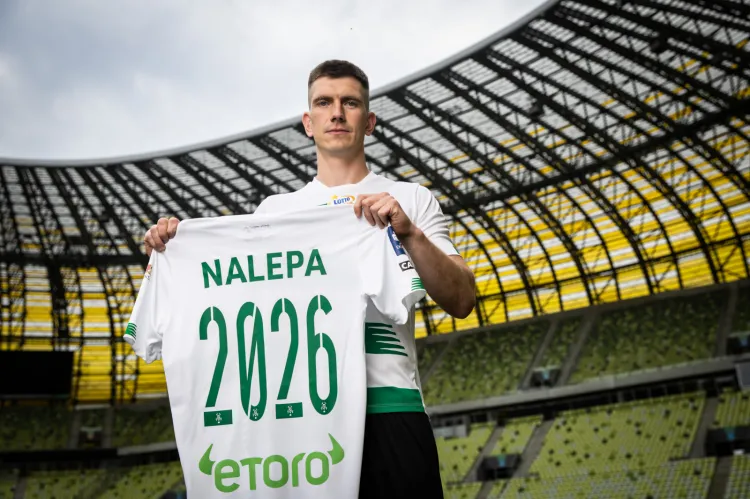 Michał Nalepa przedłużył kontrakt z Lechią Gdańsk. Nowa umowa obowiązuje do 30 czerwca 2026 roku.