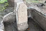 Fragment grobu w kształcie tumby należący do Heinza Jahnke