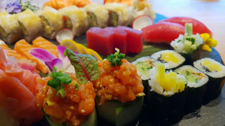 Kuchnia Sushi Siedem & Thai Food to wszystko to, czego szukacie w sushi: smak, świeżość i różnorodność.