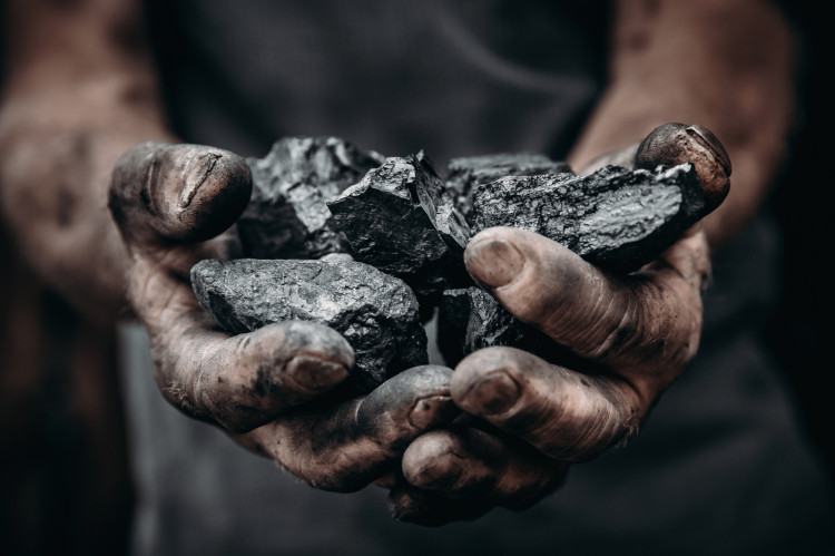 Ceny węgla w 2022 r. są coraz wyższe. Rząd wprowadza cenę gwarantowaną za tonę węgla dla odbiorców indywidualnych. 
