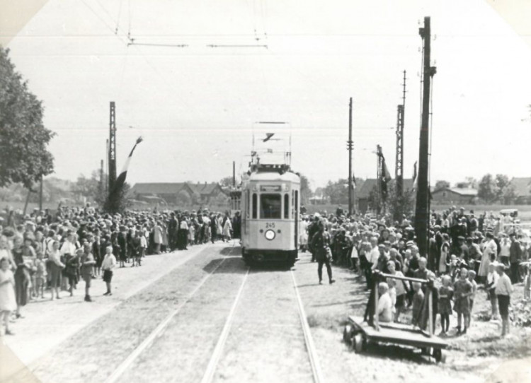 95 lat temu otwarto nową trasę tramwajową na Stogi. pierwszego dnia skorzystało z niej 16 tys. pasażerów.
